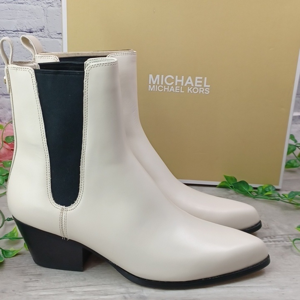 Michael Kors Kinlee Bootie NIB